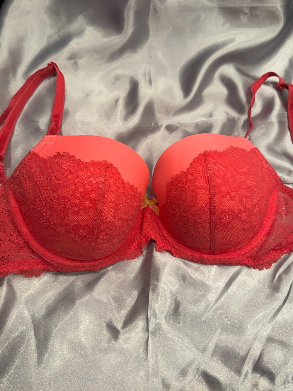 Victoria’s Secret Dream Angels Lace Demi Bra 34DD Coral
